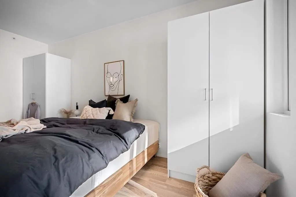 Modern Apartment With Balcony Μπέργκεν
